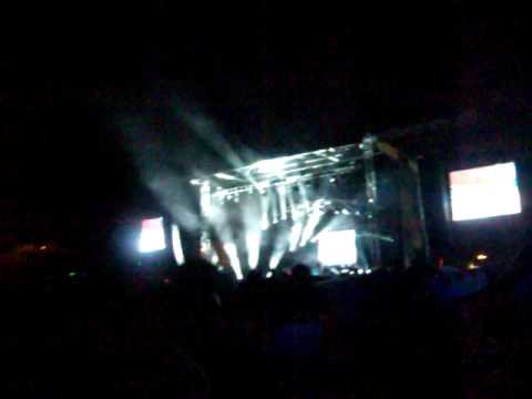 Armin Van Buuren Oceanlab vs Gareth Emery On a Metropolis Day﻿ at Monster Massive 2009