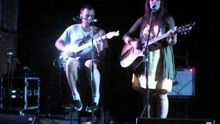 [Laura Brino/Lily and the Pearl] Running Shoes live at The Metropolitan