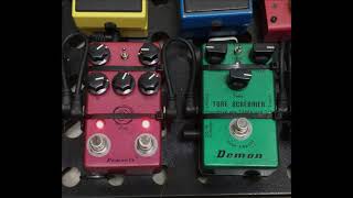 Video thumbnail for Pedal DemonFX AT-DS (JHS AT+ Clone) e Tube Screamer TS9 TS808 by Digio GTR