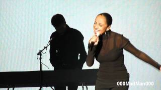 Sade - 05. Love is Found - Full Paris Live Concert HD at Bercy (17 May 2011)