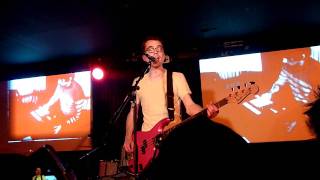 Tom Vek - A Chore (live at Manchester Ruby Lounge, 13 June 2011)