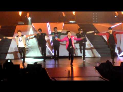 111119 2PM Hot [2PM HANDS UP ASIA TOUR IN SG]