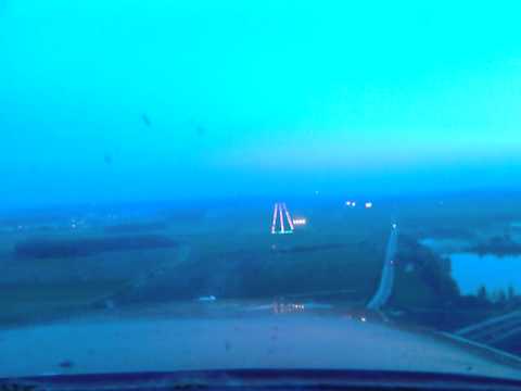 LJMB landing with C172