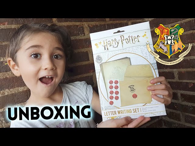 Vídeo relacionado con Harry Potter Set de Cartas de Escritura de Papel, Sobres y Pluma - Regalos Niños