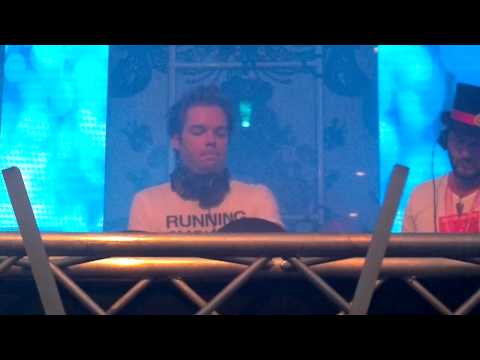 Maurice Delgado @ Roze Maandag @ Pieter Vreedeplein and Bart Thimbles