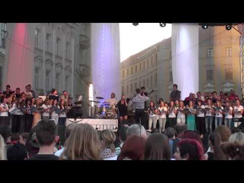 Hudební Institut: Somebody to love (Queen)- Svátky písní 2015 Olomouc