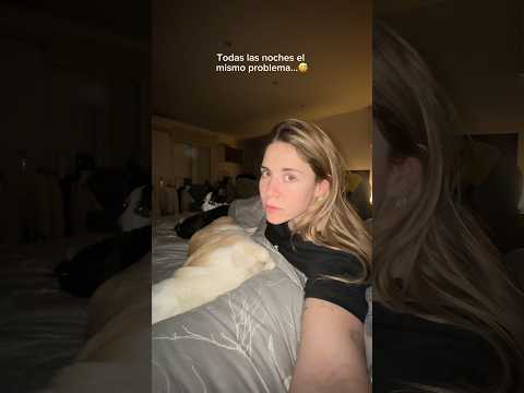 lo de ser 4 en una cama de 2 es una mala gestión JAJAJJA