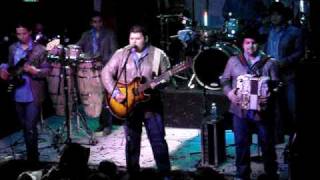 Jeremy&#39;s Videos: &quot;Porque No Te Marchas&quot; Duelo Live in Hollywood, Cali 3-8-09