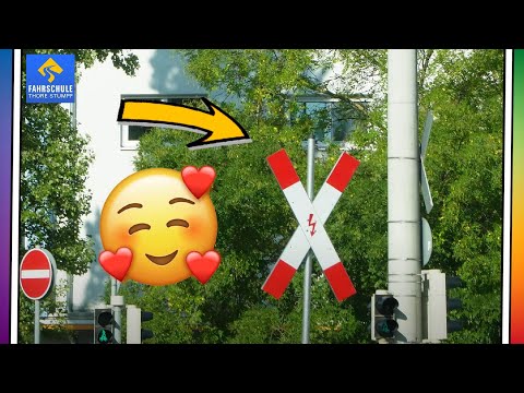 St. Andrew's Cross with a FLASH ⚡️ 90% of learner drivers DON'T know this! (Railway Crossing Rules)