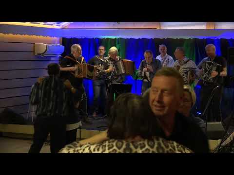 Sydvesten - Helsing til Sjetraddane og Skilsmissevalsen (Arve Bjørn Røneid)