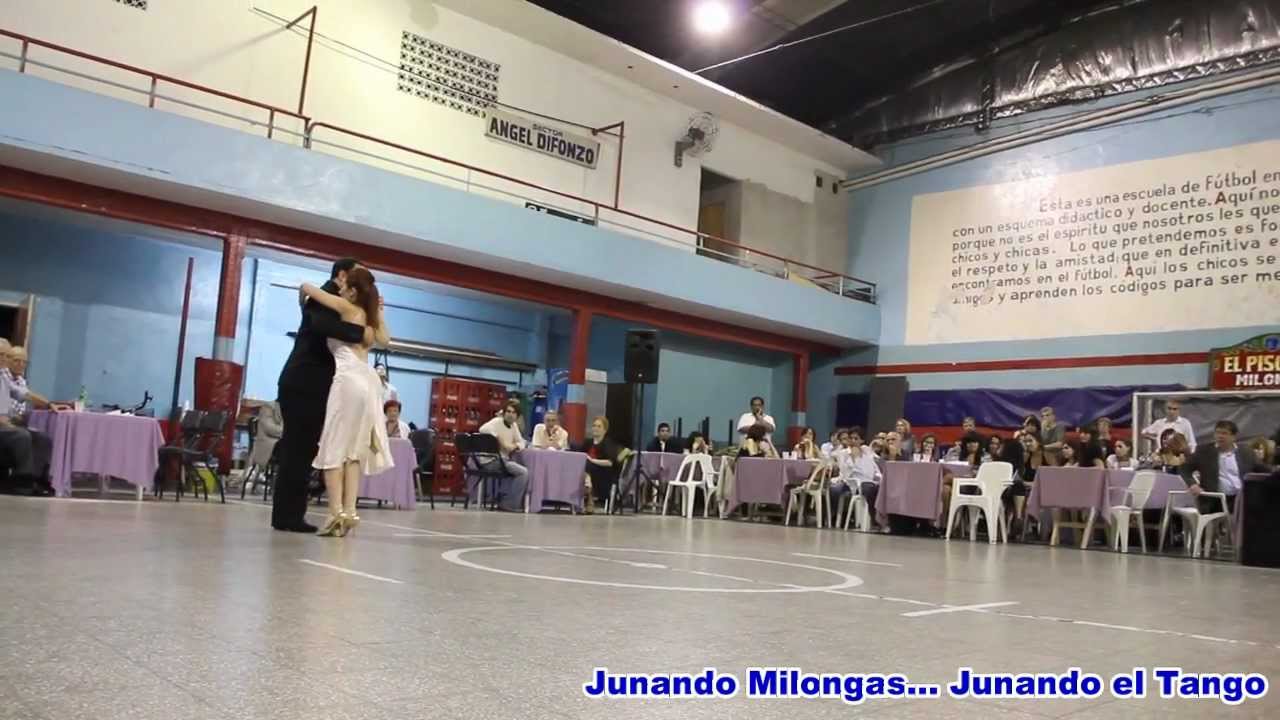 PAOLA TACCHETTI Y JOSE LUIS FERRARO EN MILONGA EL PISOTON "Ya lo ves" (D´Arienzo - Maure)