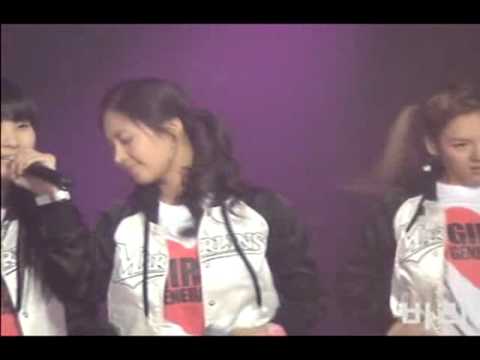 [FANCAM] 071228 SNSD Yuri - Into The New World@ MusicBank