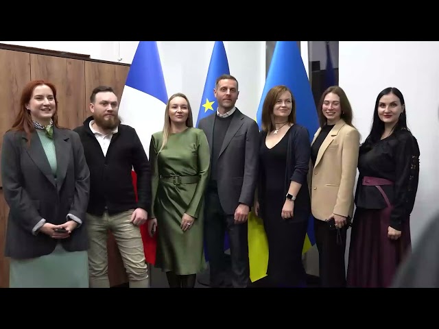 Фото Пресконференція