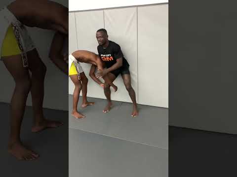 Single-leg takedown : Stopping that lift. #takedown #recap #singleleg #reversal #mma #fight