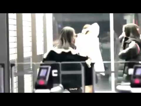 GFRIEND SinB and Eunha dancing to BTS - Run