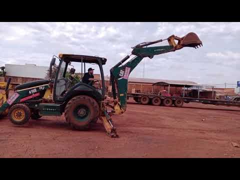 RETRO ESCAVADEIRA CATERPILLAR 416 E 4X2