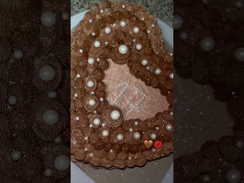 chocolate overload 🤎💋 #baking #cakedecorating #cake #chocolatecake #birthdaycake #vegan