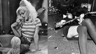 Download lagu Rock Nostalgia Archives: 50 Rare Vintage Photos of Legendary Musicians mp3