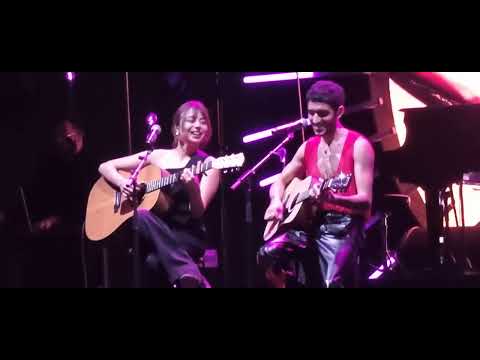 תמיר גרינברג מארח את שי המבר - יונתן (Caroline)