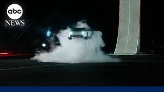 Download lagu Elon Musk unveils Tesla's 'flying car' more than a decade in the making mp3