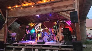 Video Rockabilly band TomSBilly - Long Blond Hair.. driving  Chateau P