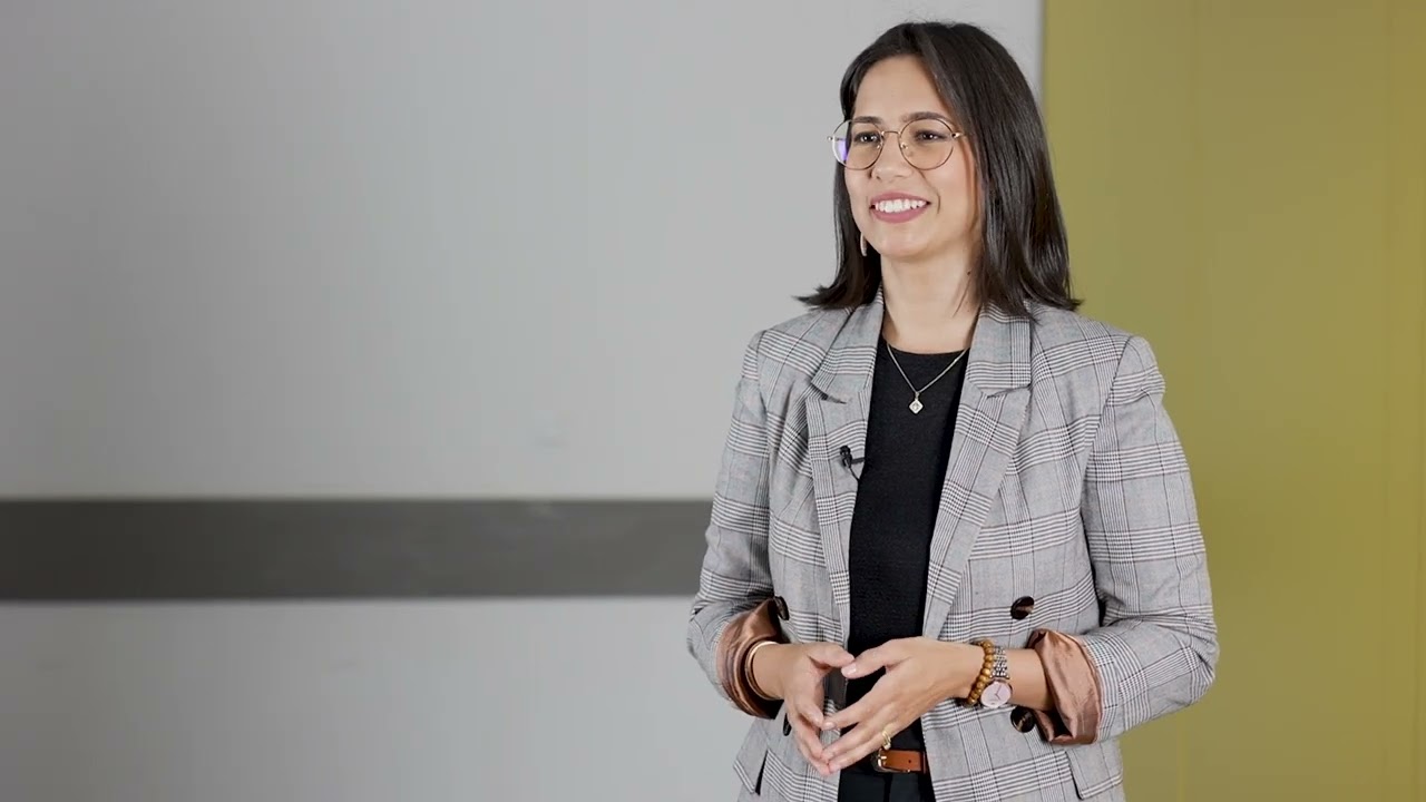 Découvrez le métier de cadre administratif à la DRNA avec Zineb RAISS