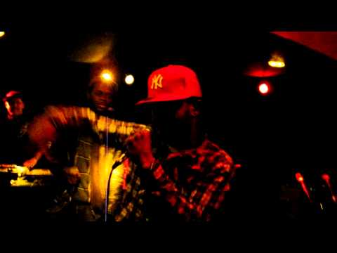 Simdal 'n' Baye Fall :Junction  Bar