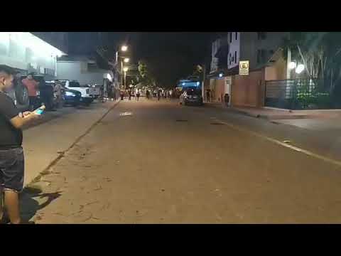 "Banderazo LOS DE SIEMPRE" Barra: Los de Siempre • Club: Oriente Petrolero