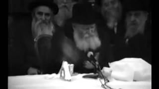 עוצו עצה ותופר - התמונה מוצגת ישירות מתוך אתר האינטרנט יוטיוב. זכויות היוצרים בתמונה שייכות ליוצרה. קישור קרדיט למקור התוכן נמצא בתוך דף הסרטון