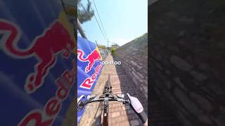 Racing Through Tight City Streets 😳