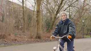 Holly Munro – ”New Years Moon”