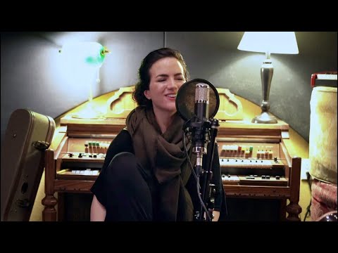 Alma Cook – Queen (Acoustic) | Live at Bedrock LA