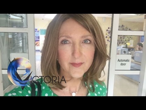 Victoria Derbyshire’s breast cancer diary: Radiotherapy - BBC News