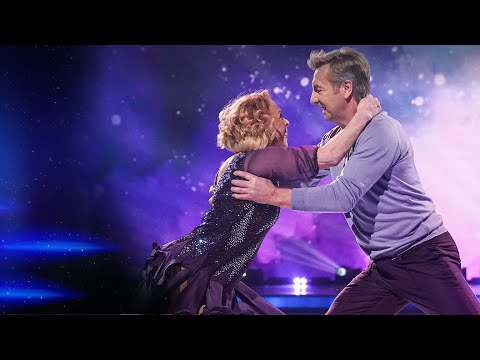 Jayne Torvill & Christopher Dean skate for the last time on TV | Dancing On Ice 2025 Final