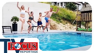 Der Traum vom eigenen Swimming Pool - Schuften für das eigene Paradies