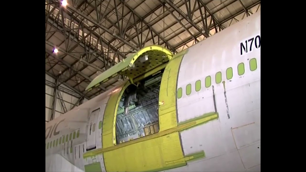 Watch B747-400BDSF in Action