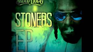 Snoop Dogg - It's Gettin' Harder (Interlude) (Stoner's EP)