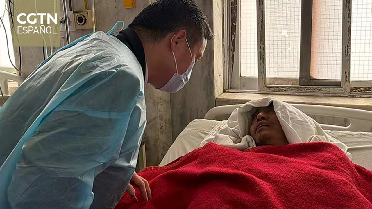 Ciudadano chino comparte su experiencia después de ser rescatado en Nepal