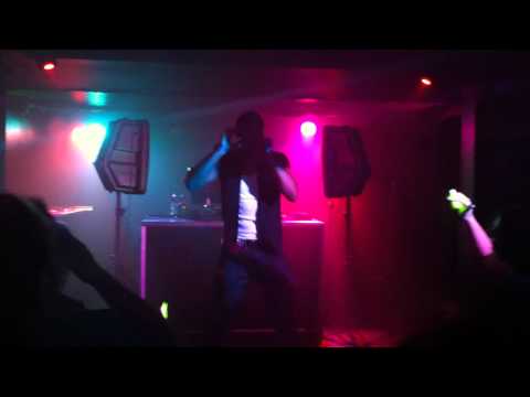 Milli Vanilli (Fab Morvan) - Girl You Know It's True (Live @ Marie Leveau) (www.popdrommen.se)