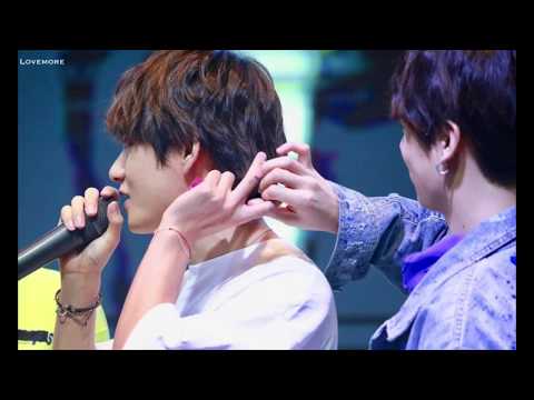 180603 BTS Fansign | TAEKOOK/VKOOK CUTE MOMENTS (방탄소년단)