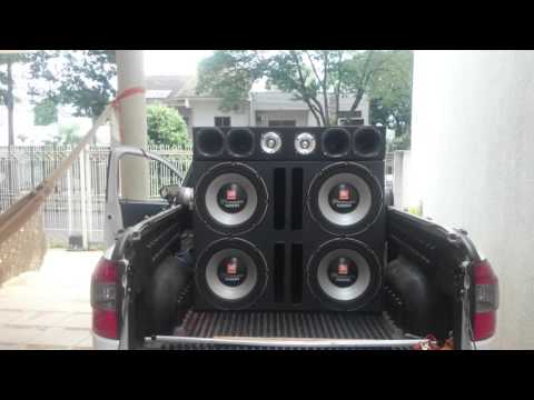 4 Tornado 5000 tocando "ufc carretinha sussegada"
