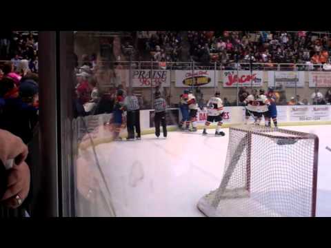 Daniel Amesbury vs Mike Towns