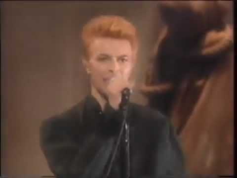 David Bowie & Gail Ann Dorsey -  Under Pressure - Live
