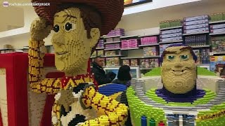 preview picture of video 'Lego Store Disney Village Disneyland Paris'