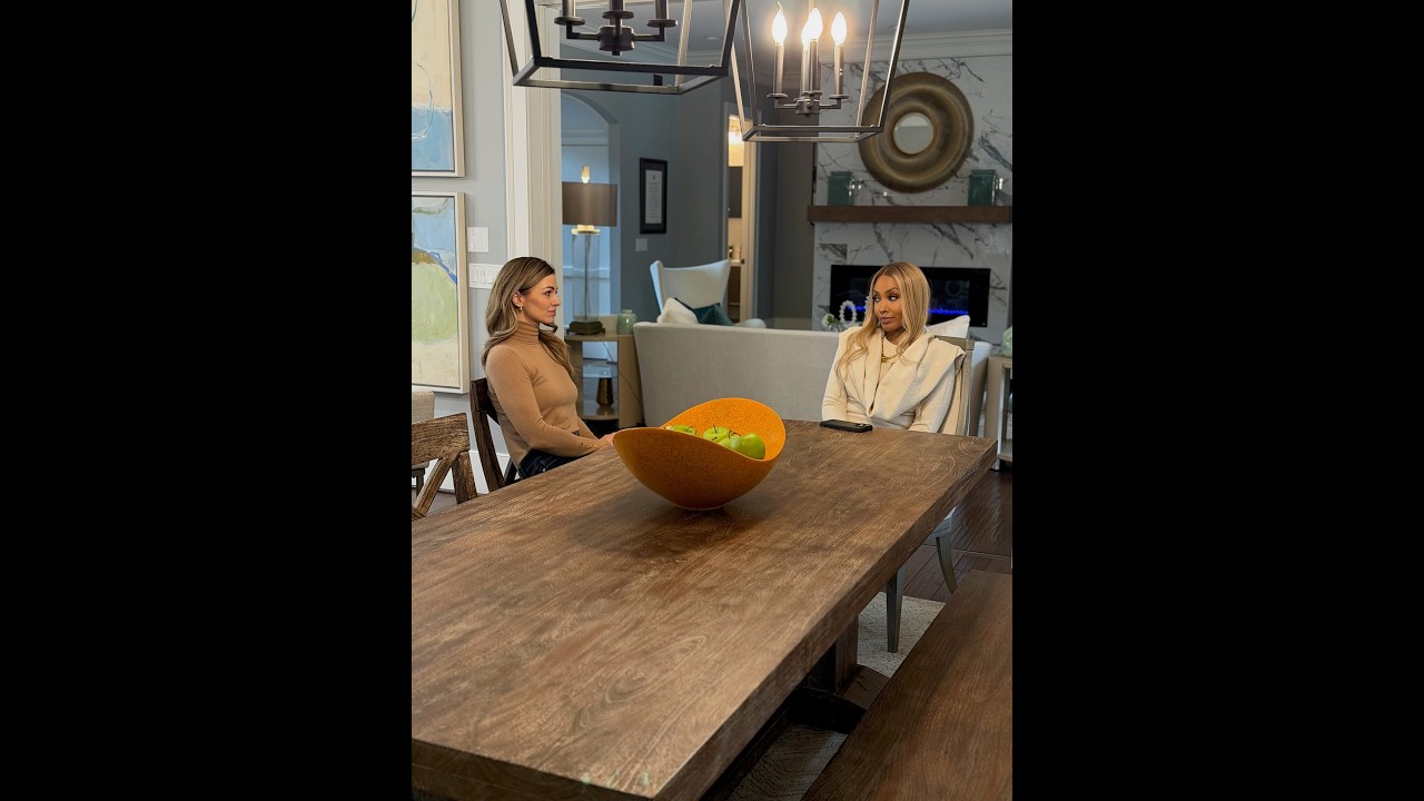 When Amber tells Lisa why Mike will never talk to a girl like her!