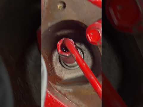 Cummins isx 15 2250 Common Fuel leak fix on engine. Trouble shoot and fixed leak 2/2