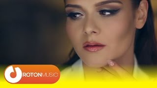 Alexandra Crisan - Minte-ma frumos (Official Music Video)
