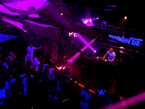Mark Sherry @ Monday Bar Cruise 2011 playing Lange 'Songless' (Mark Sherry's Outburst Remix) pt3