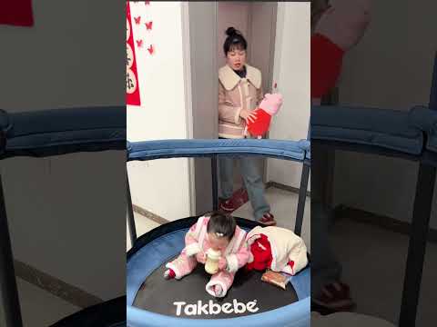 The child wouldn't sleep at night, but it turns out mom has some tricks up her sleeve! #BabySle