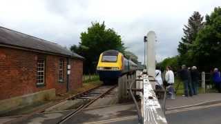 preview picture of video 'HST at Neatherd Level Crossing, Dereham (Mid-Norfolk Railway)'